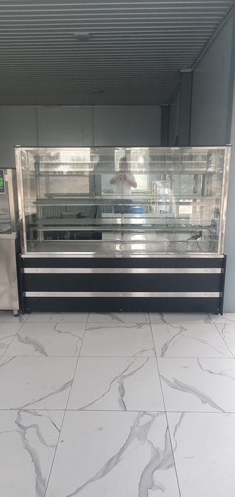 Vitrina xolodilnik sotiladi