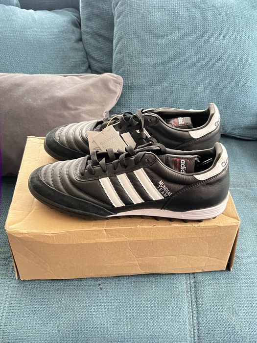 Бутонки Adidas Mondial Team.Номер 45.5зЧисто нови !