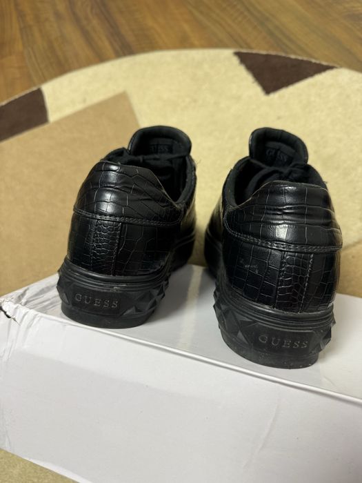 Tenesi piele Guess  (26 cm)