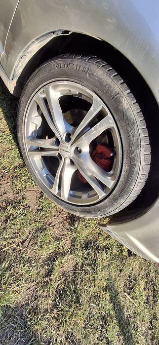 Dezmembrez Toyota avensis t25 2l dizel 2004. 116cp
