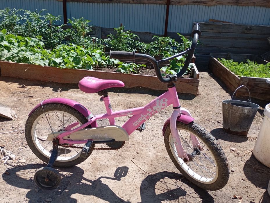Продам велосипед для девочек. Номад. Требует ремонта.
