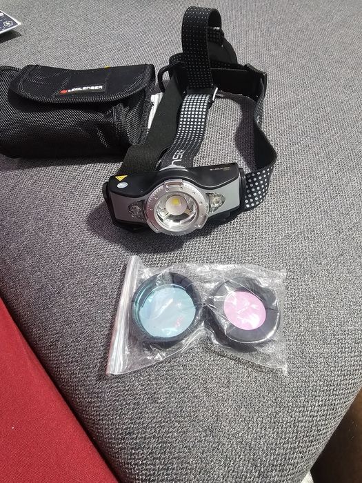 Vând lanterna led lenser mh11