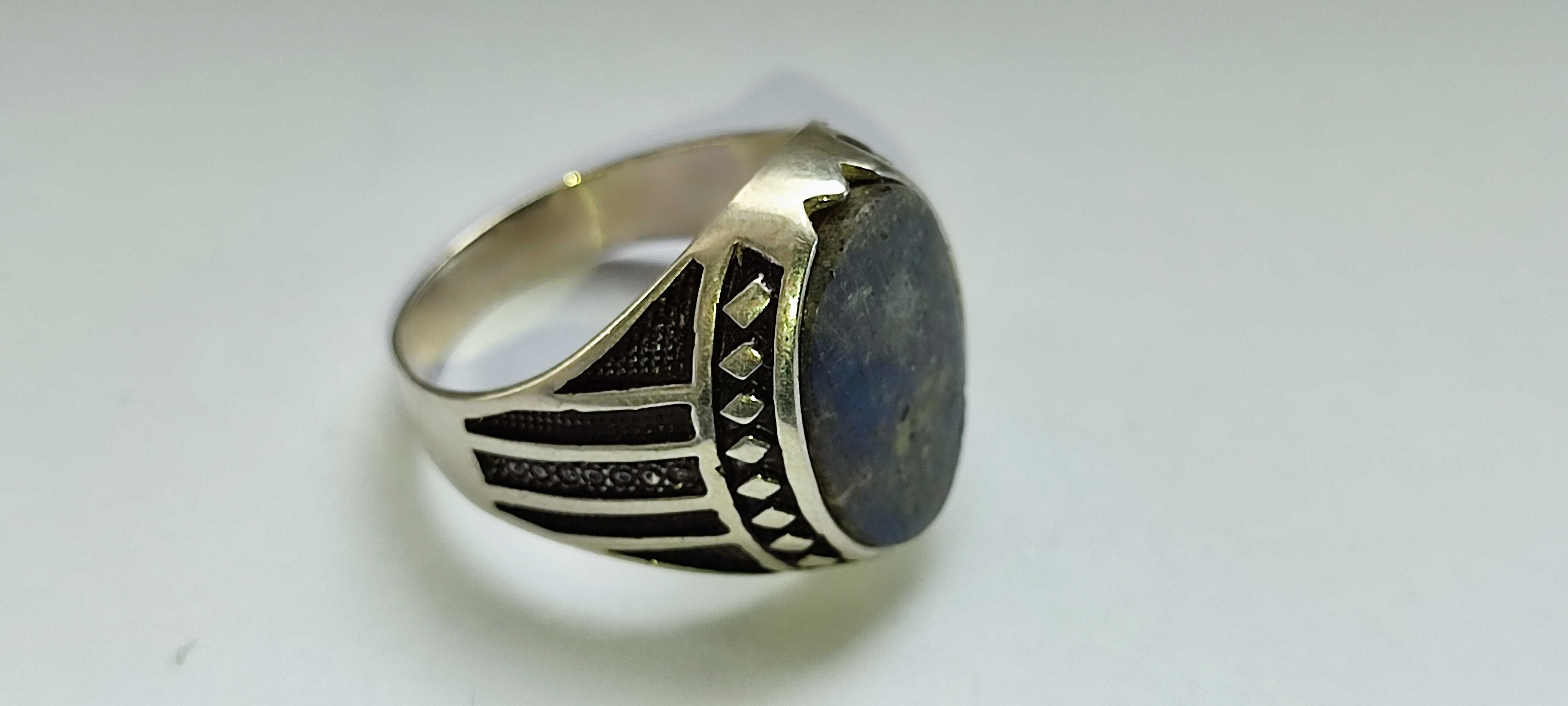 Серебряное кольцо с камнем БЕЛОМОРИТ (лунный камень)