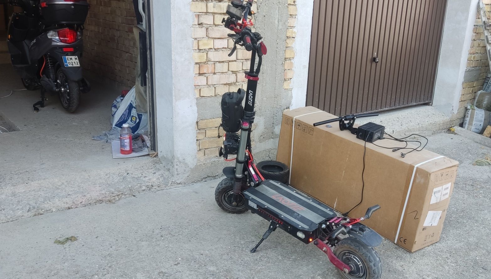 Електрическа тротинетка Laotie TI30 landbraker 60 волтова 5800W пиково
