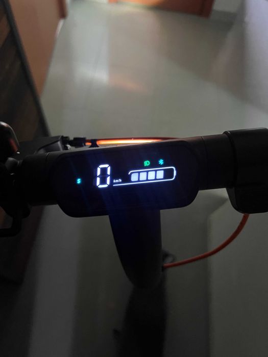 Електрическа тротинетка Ninebot E2 Plus