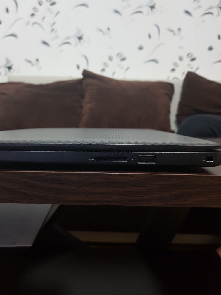 Laptop Dell Inspiron 3593 (NOU)