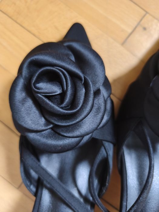 Обувки с нисък ток нови