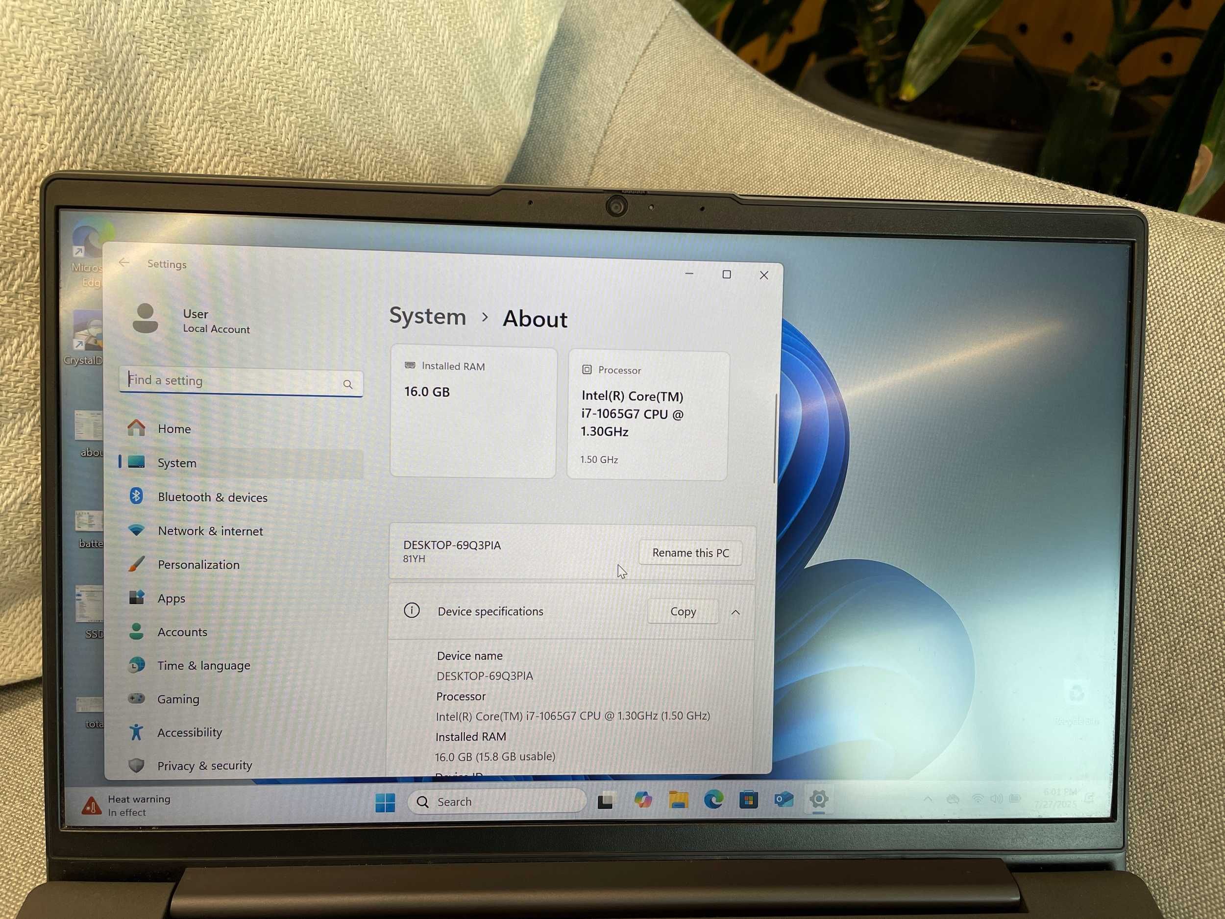 Лаптоп 14" Lenovo IdeaPad 5 14IIL05 (счупена панта на горния капак)