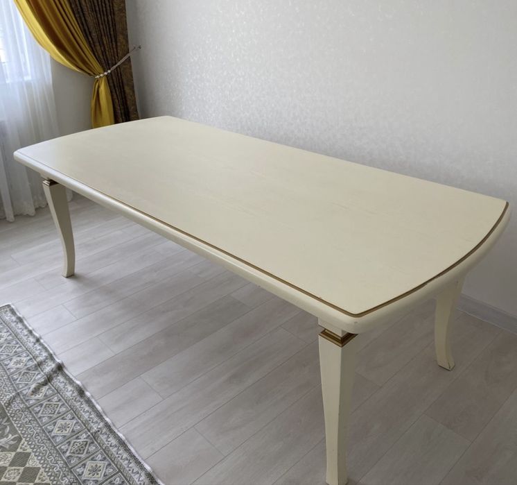 Стол сатылымда.