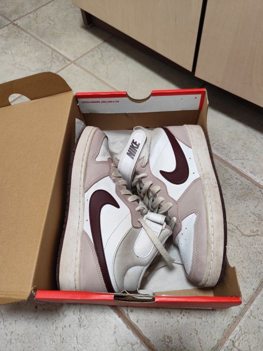 Високи кожени кецове Nike borough mid