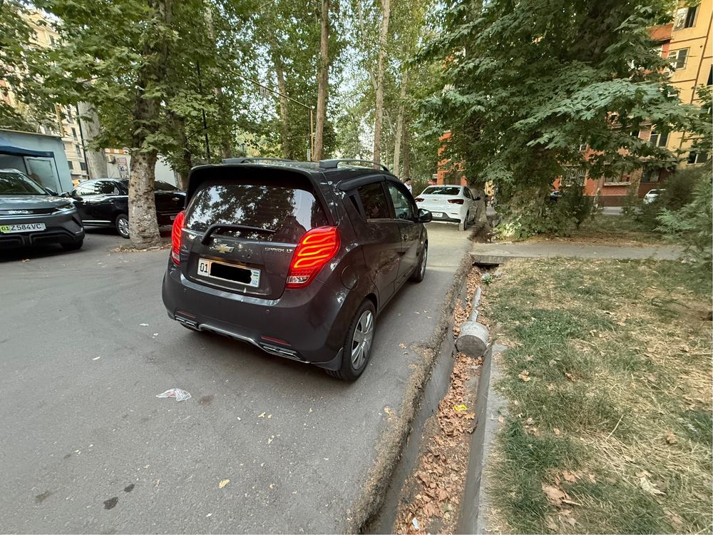 Спарк автомат сотилади метан, краска тоза. Spark avtomat