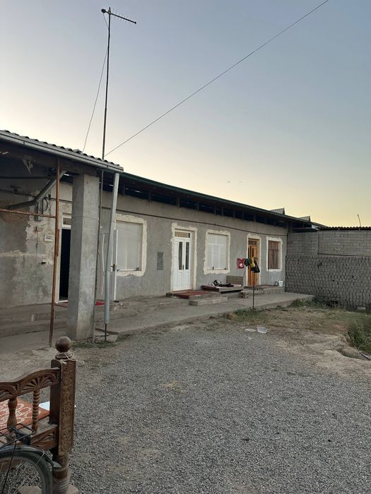 Продаётся  участок 6 соток, захват 2 соток .торг есть