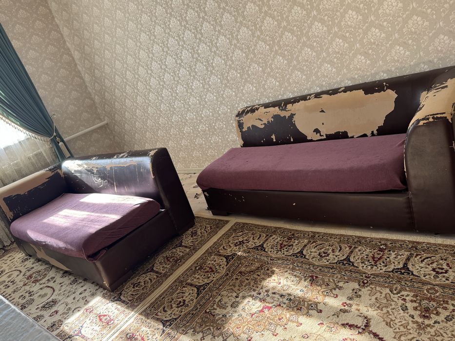 Диван сатылады. Таза. Тек кожасы кеткен