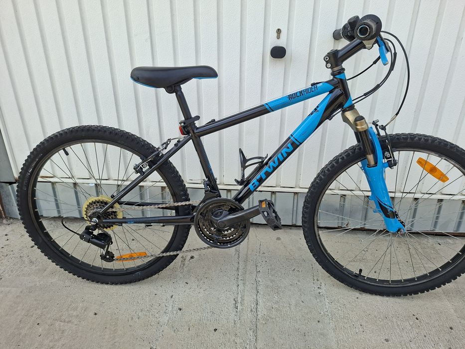 Bicicleta Btwin 24" pentru copii 8-12 ani.