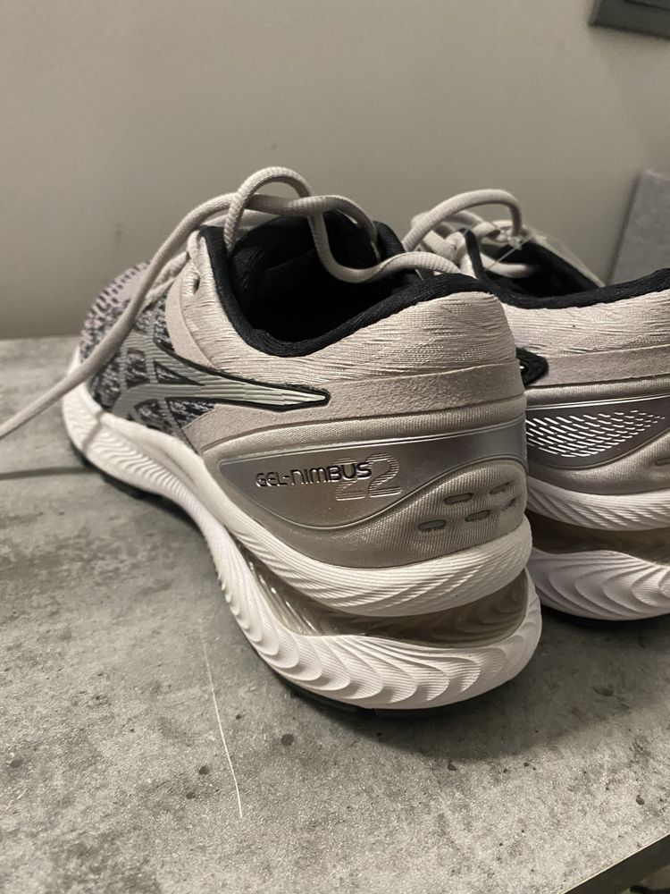 Маратонки Asics 37номер