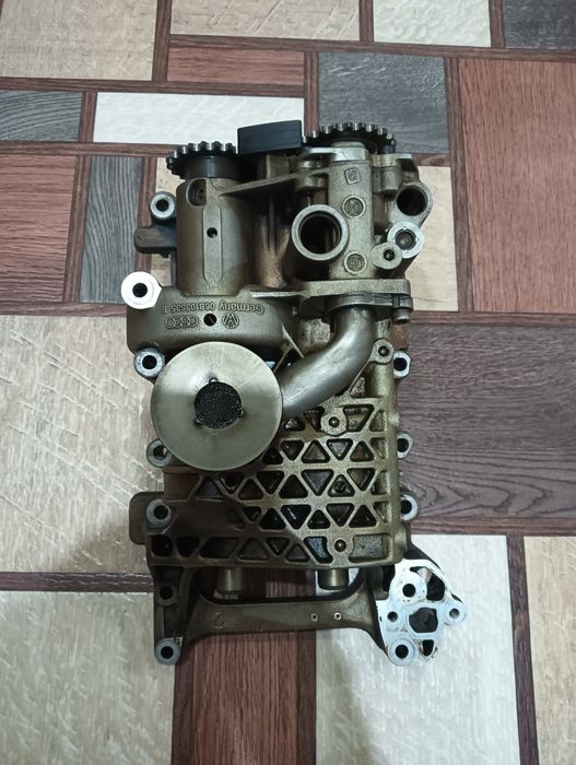 Масляный насос с балансирным валом на пассат б6 fsi