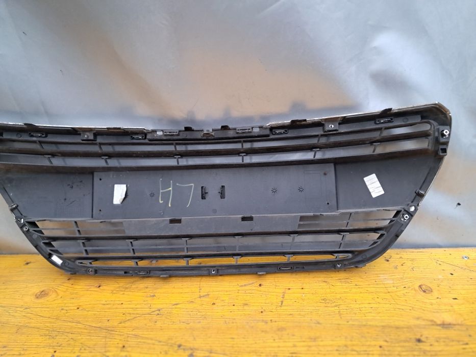 Грил решетка пежо 208 Peugeot 208