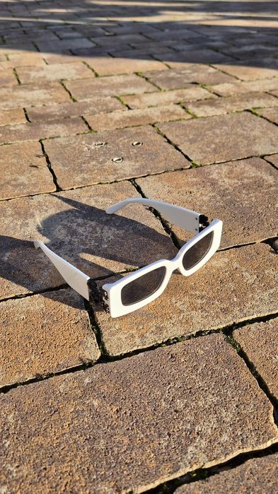 Ochelari de soare Off White albi cu negru