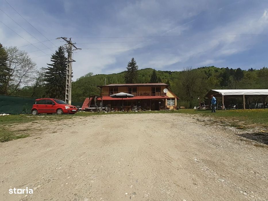 Casa de vanzare cu teren de 3800 mp