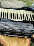 Vand/Schimb Acordeon Scandalli 120Basi 4Registre Acordat 880bandon