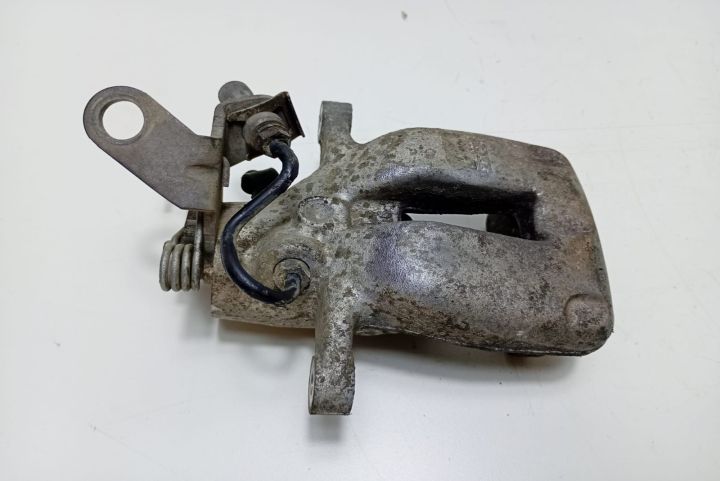 Etrier stanga spate Volkswagen VW Golf Plus prima generatie seria