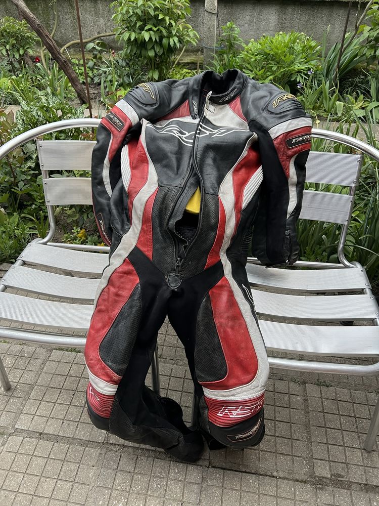 Цял екип RST tracTech Evo 54