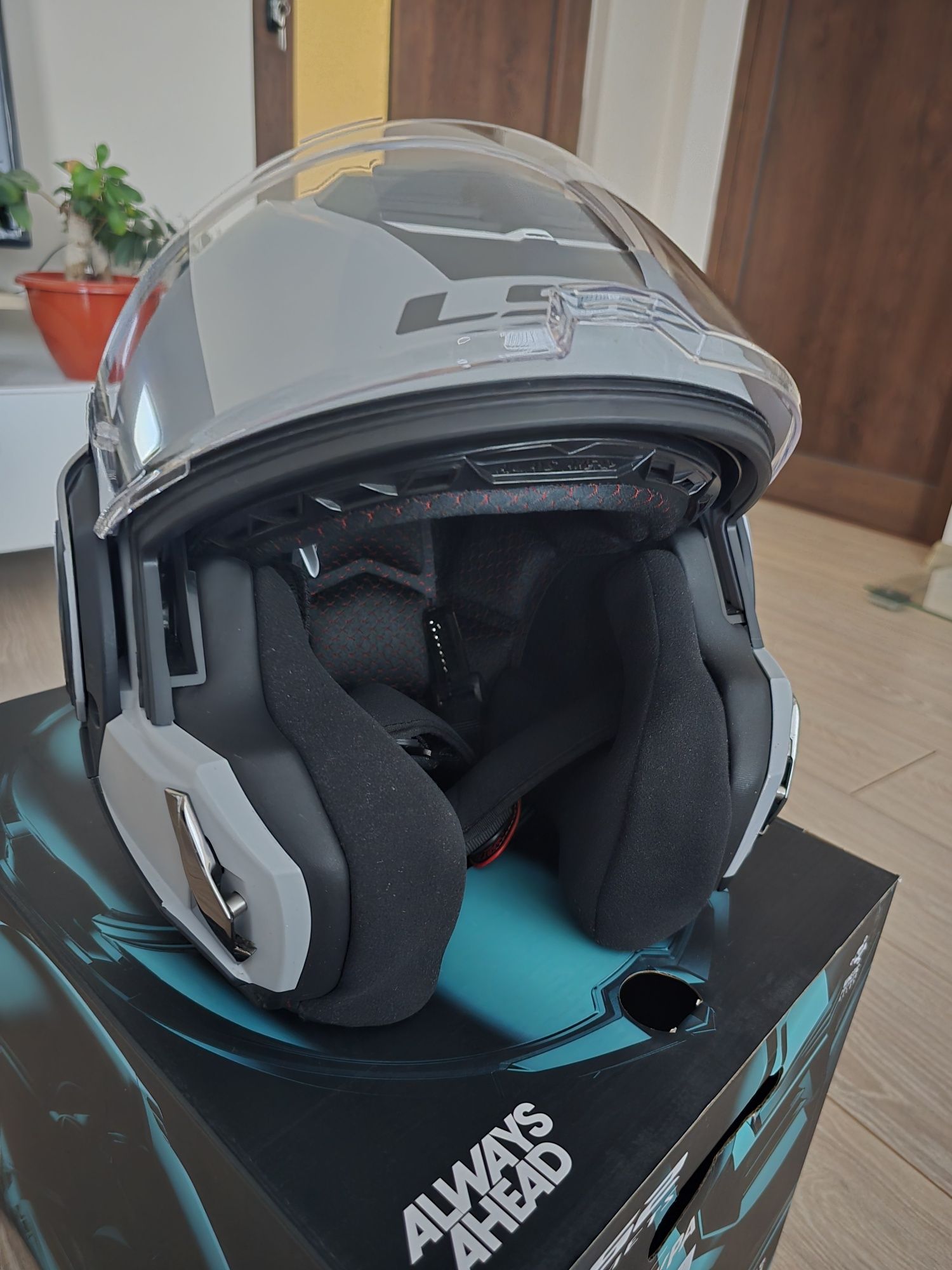 Модуларна каска Ls2 advant