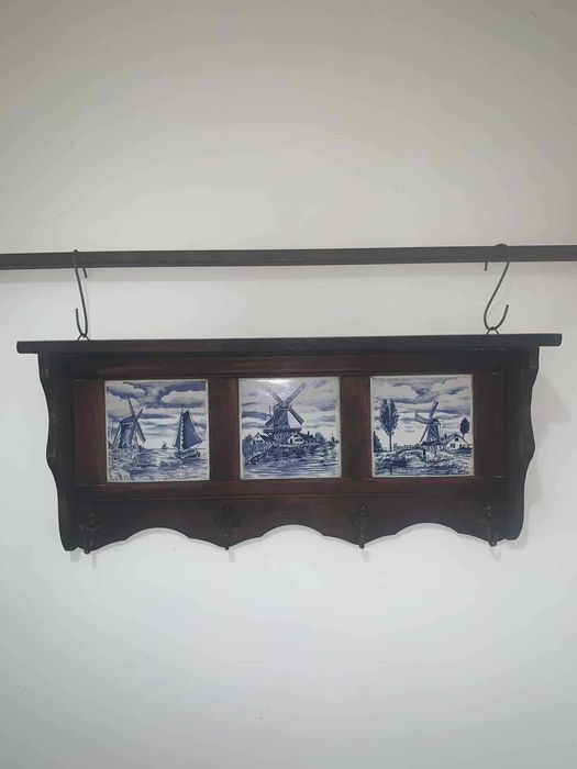 Cuier cu tenta olandeza si 4 aghatatori din bronz