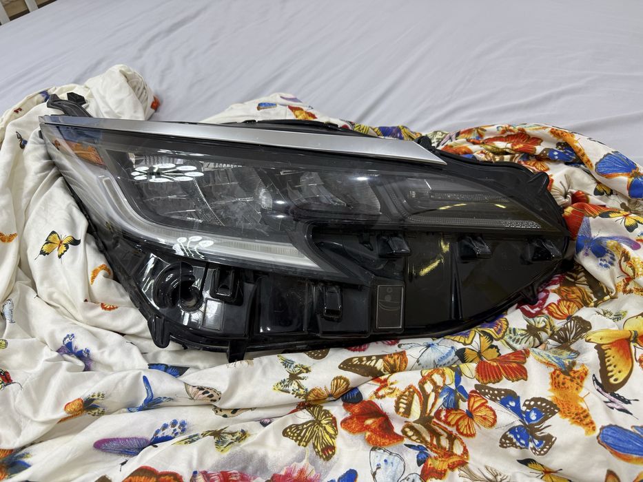 Toyota sienna 2021 фара