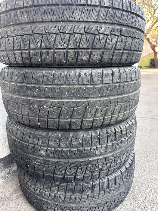 Зимняя резина Bridgestone Blizzak Revogz 215/55 R17