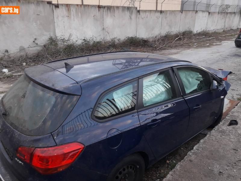 Opel Astra 1.6д НАВИ 2014г
