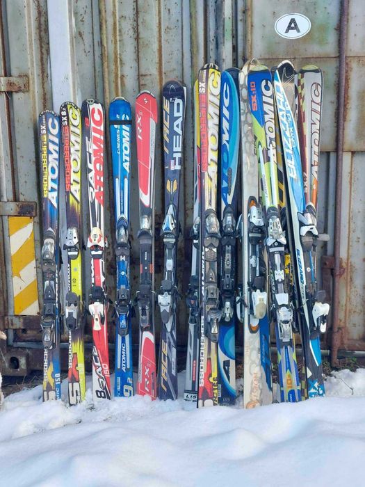 Продавам ски и ски обувки, щеки