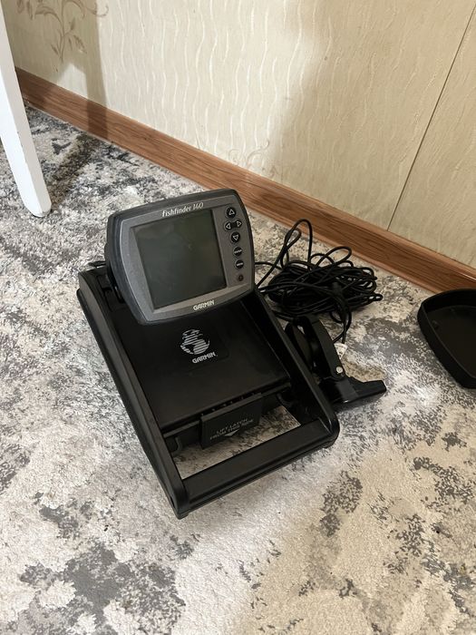 Продаётся эхолот Garmin Fishfinder 140 б/у состояние хорошее