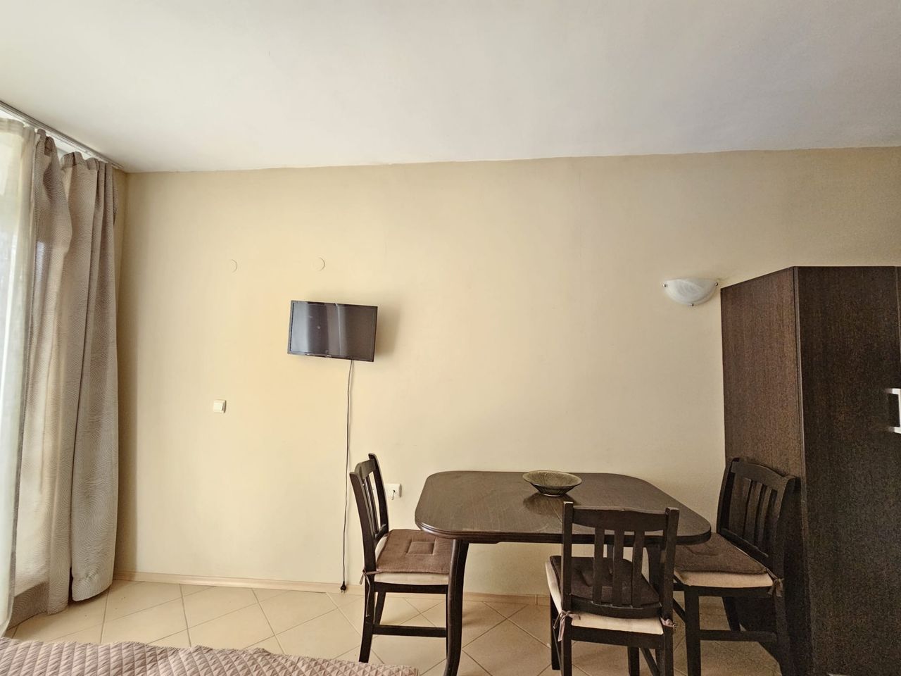 Продава се Едностаен апартамент в к.к. Слънчев бряг - 40 кв.м за 1175 €/кв.м - Снимка #3
