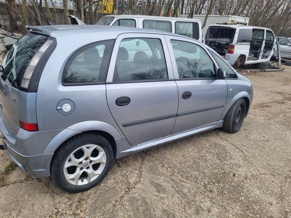 Dezmembrez Opel Meriva 2005 1.7 diesel