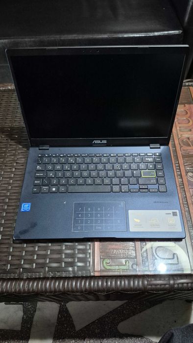 Vand laptop ASUS ij stare perfecta de functionare