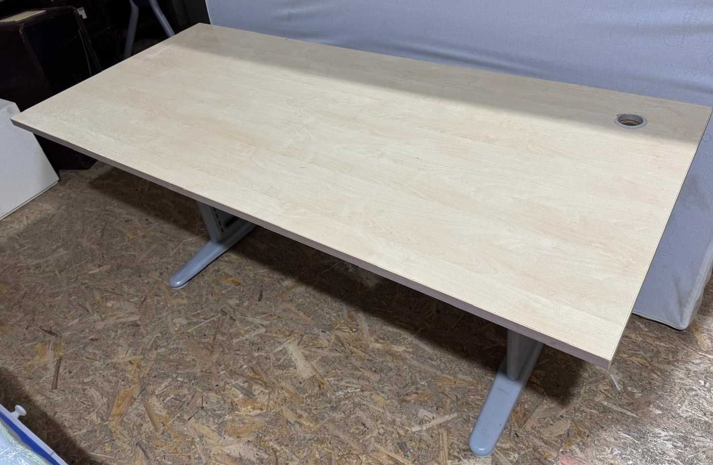 30 buc Birou solid cu picioare metalice; Birou cu blat 160/180x80 cm