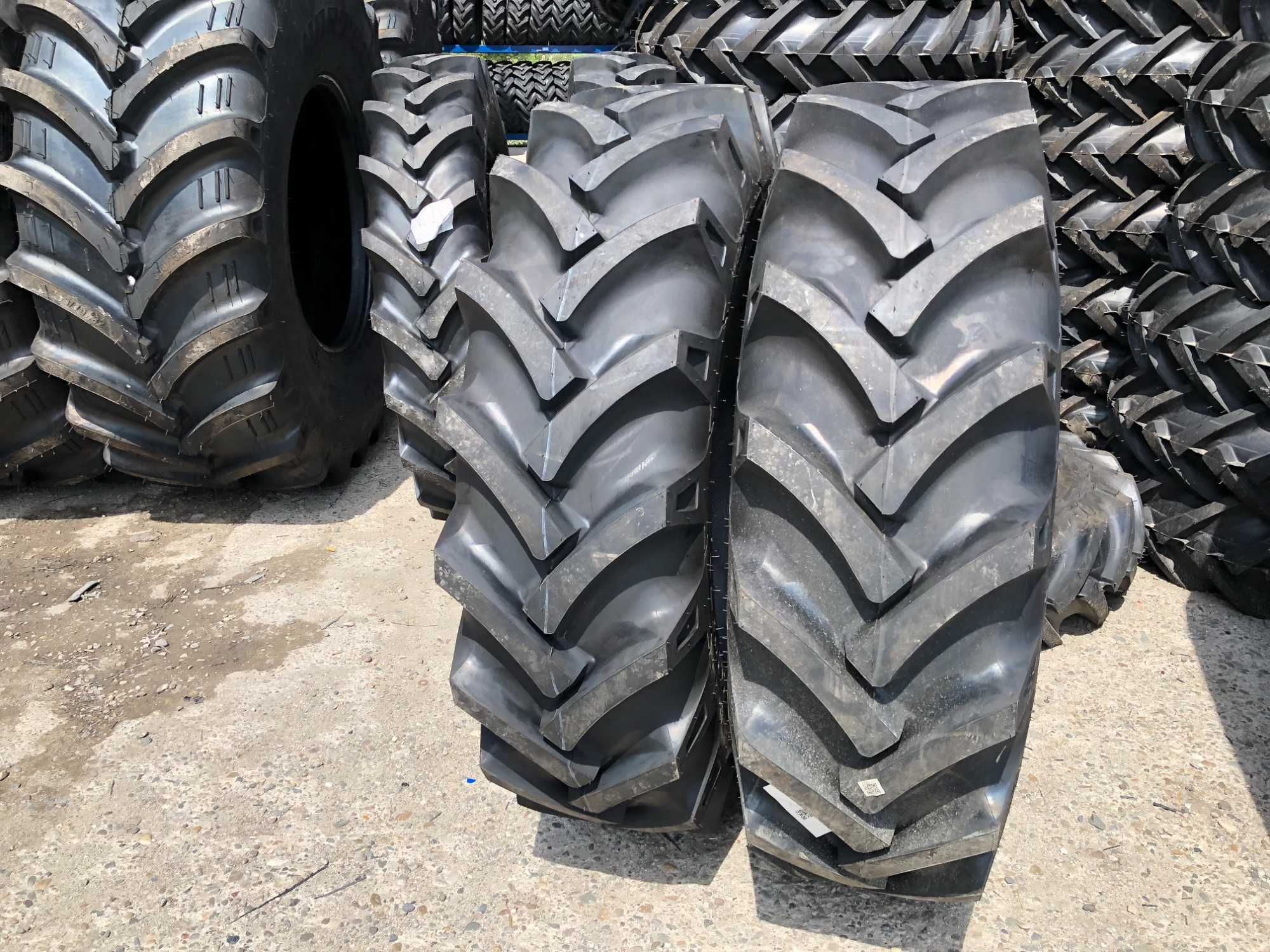 Cauciucuri 13.6-28 marca OZKA cu 8PLY anvelope noi pentru TRACTOR