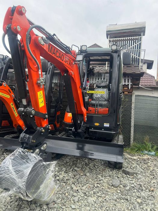 Miniexcavator Macao STX26