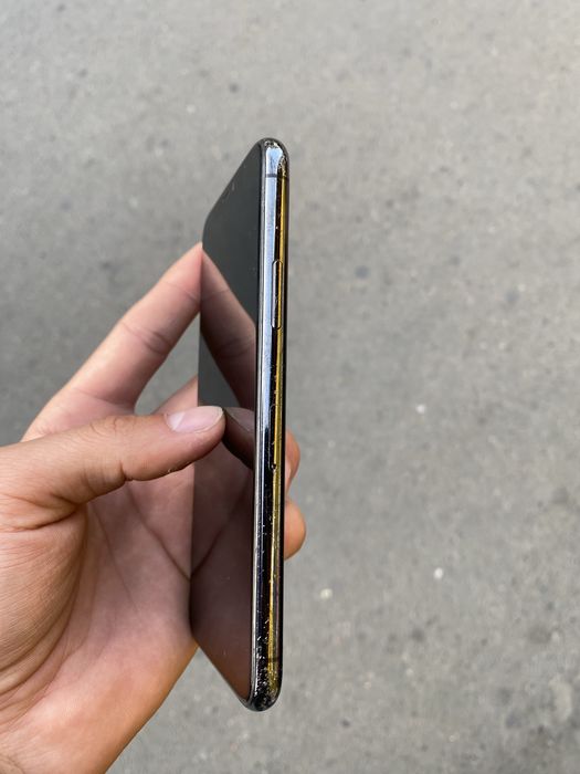 Ayfon 11 pro 64Gb xolati zor aybi yoq feys truton bor ekran radnoy