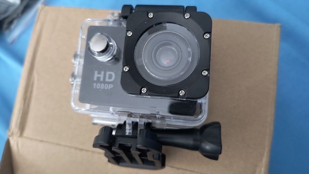 Camera HD sport rezistenta la apa și socuri