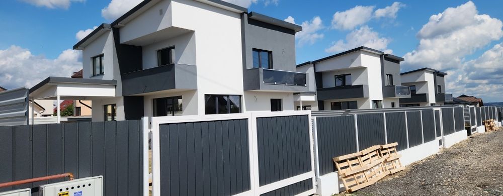 Case etaj, parter la cheie Dezvoltator