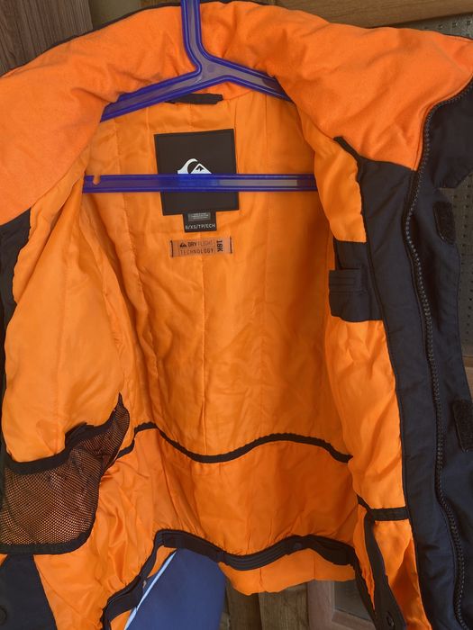 Яке Quiksilver