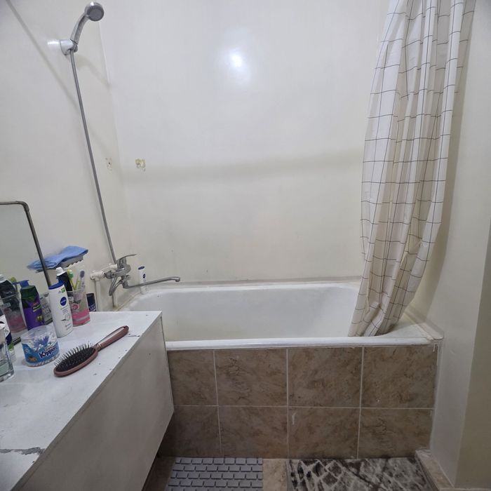 Юнусобод 4кв 2/4/4 Сотилади