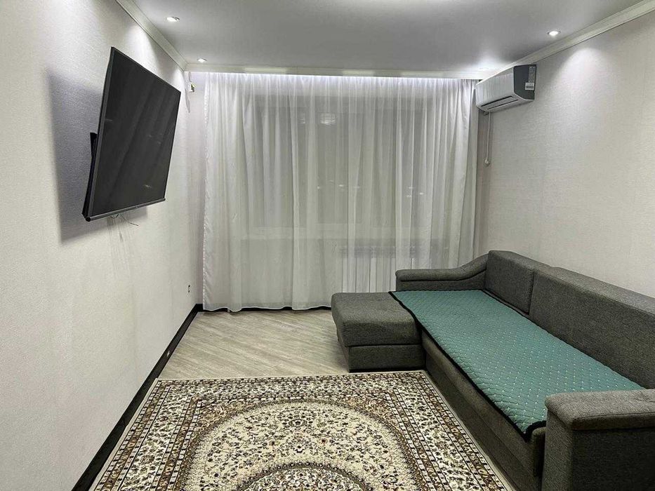 Продам 3-комн квартиру, р-н Казахского театра, 1992 год