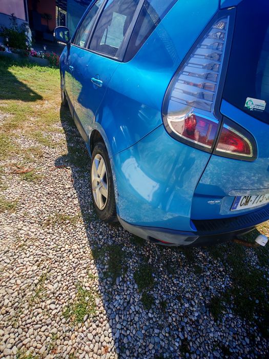 Vînd Renault Scenic