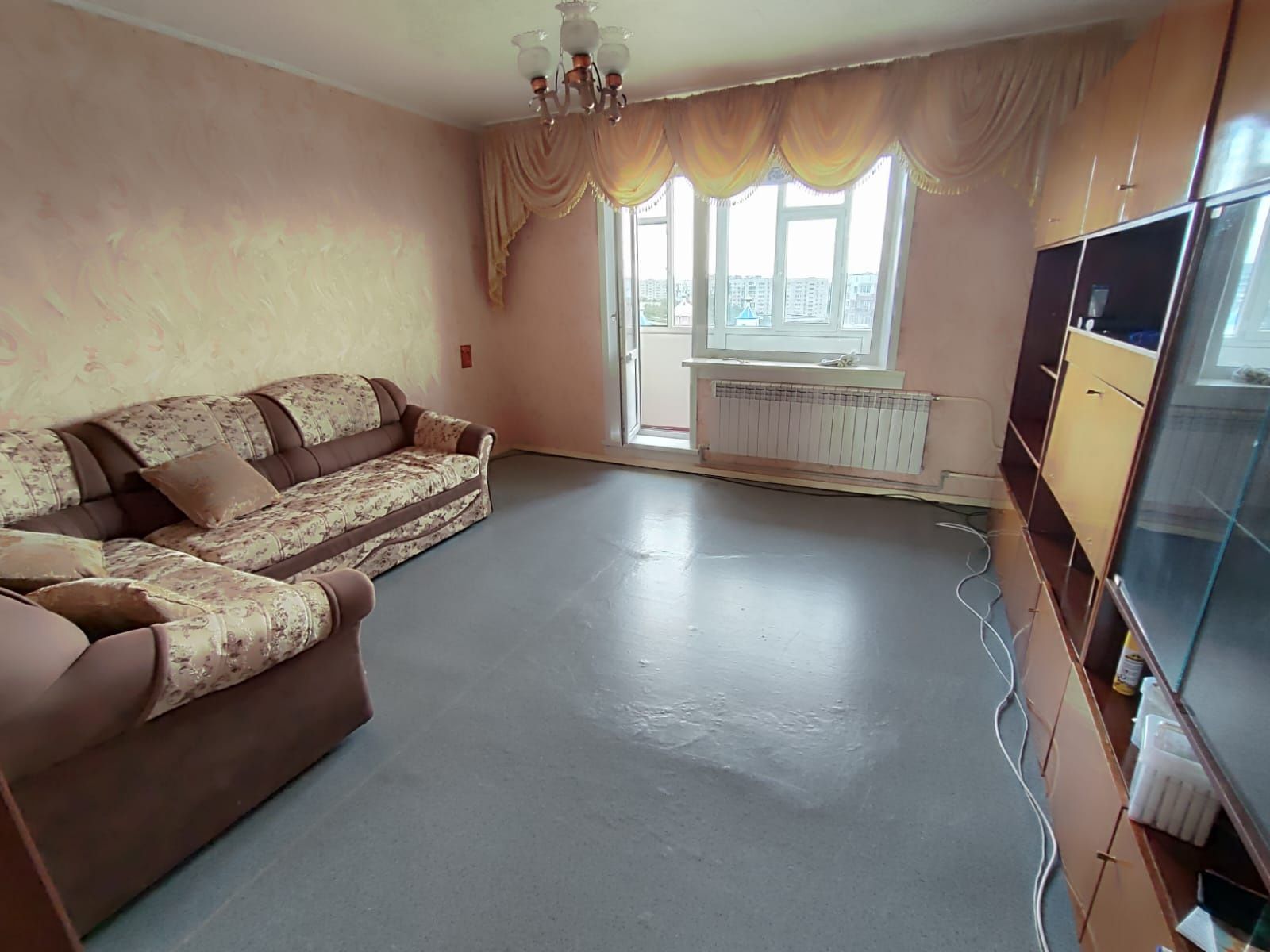 Продам 3 х комн. 7 мкр, 15 дом , 9. этаж