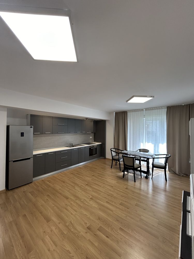 Inchiriez apartament floresti