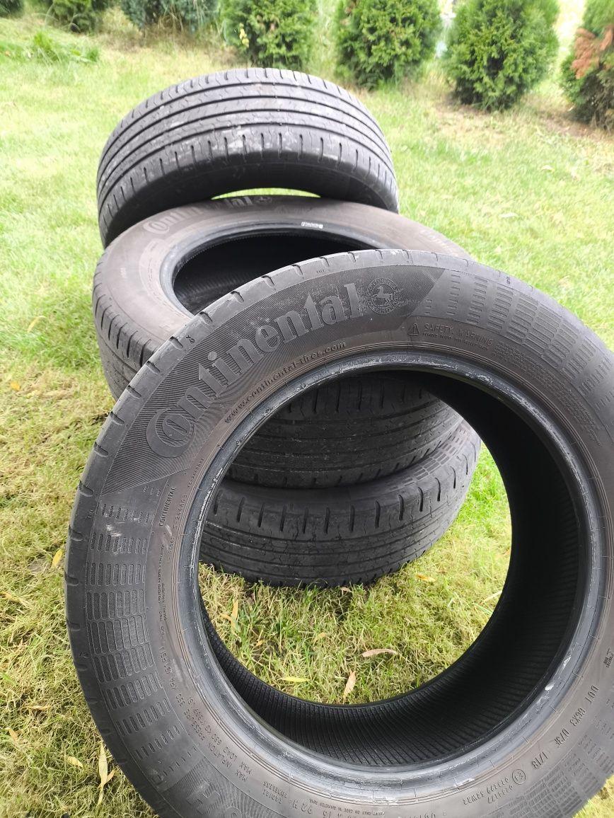 Vând cauciucuri vara Continental 205 60 R16