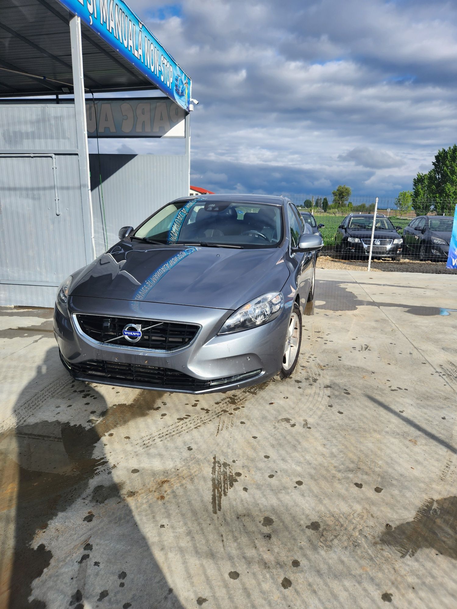 Volvo v40 2015 motor 2l 190cp fără variante